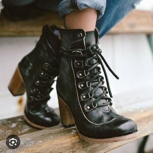 Freebird Borow Lace Up Boots Booties Size 6 Distressed Leather Black Brown